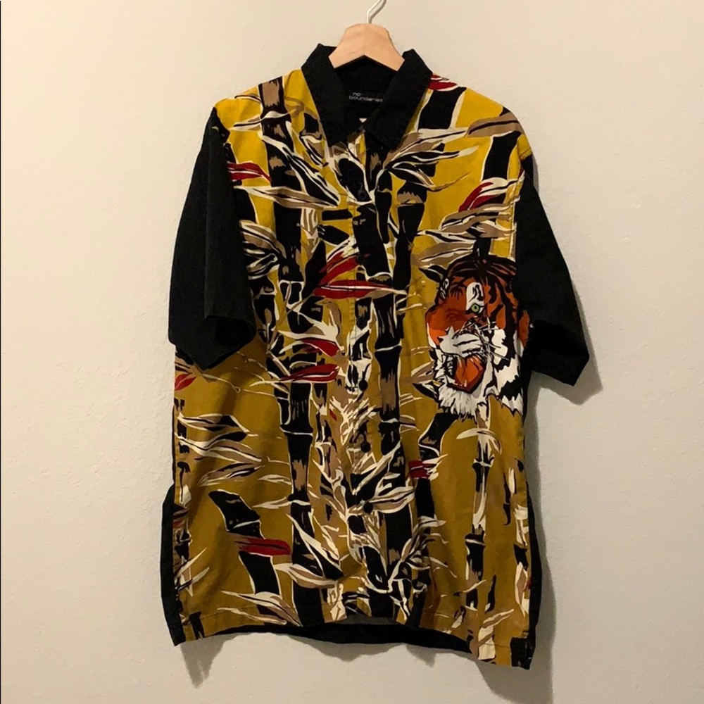 Statement Tee Button Up